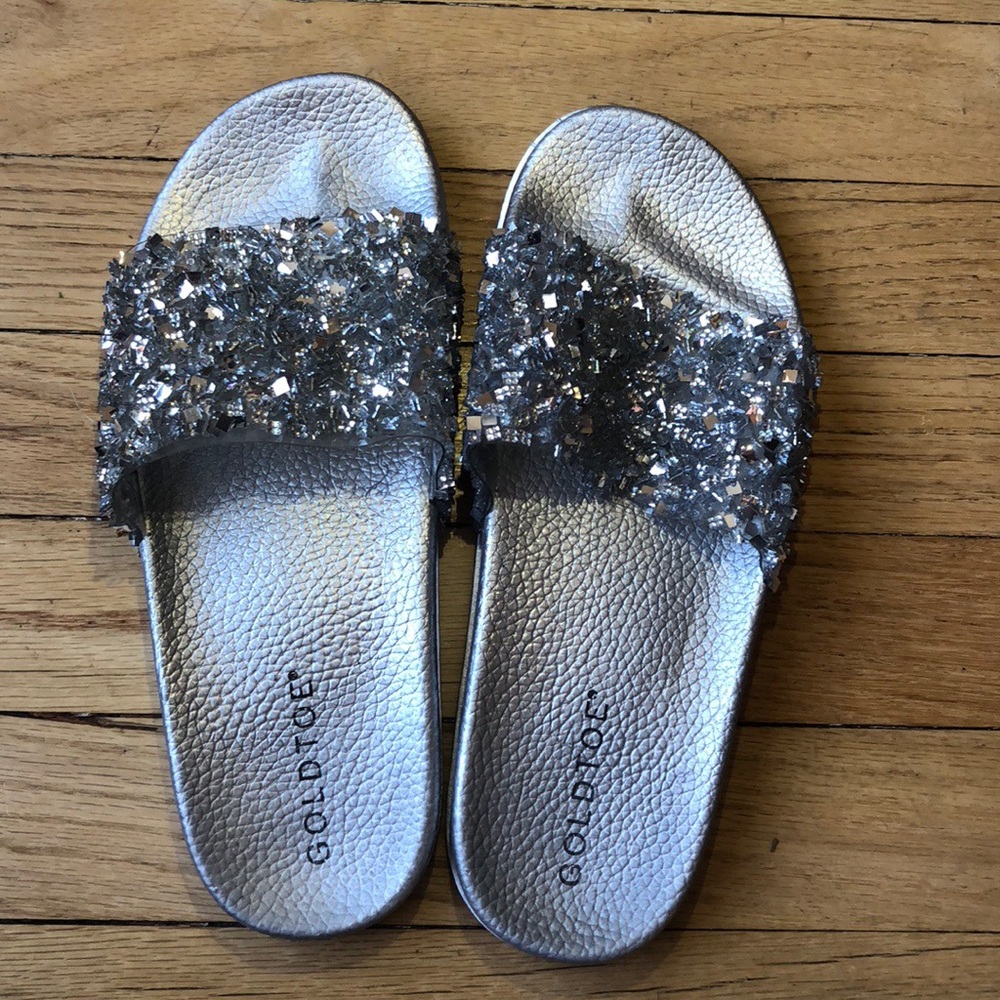 Gold toe ®️ silver slides